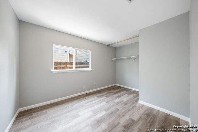 Listing photo id 21 for 6119 Valley Bay