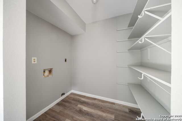 Listing photo id 23 for 6119 Valley Bay