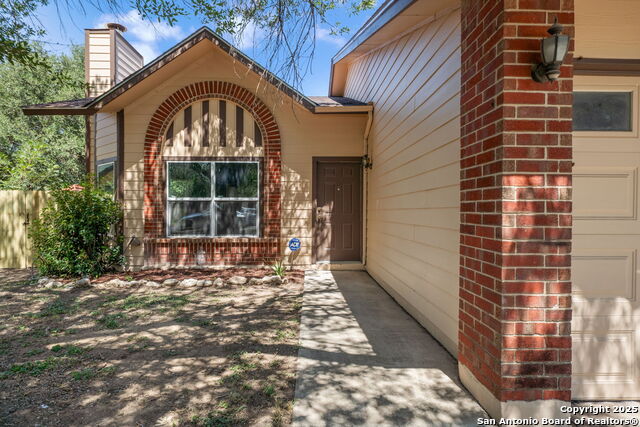 Listing photo id 3 for 6119 Valley Bay