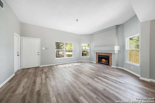 Listing photo id 6 for 6119 Valley Bay