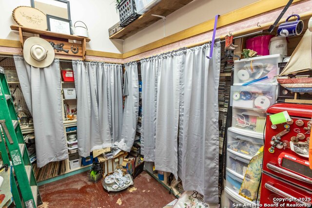 Listing photo id 11 for 301 Center St