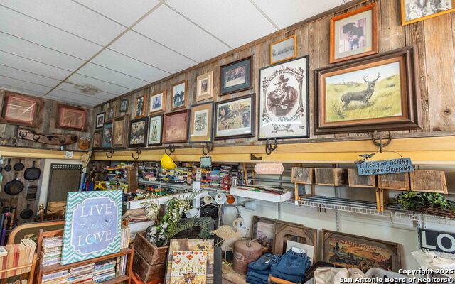 Listing photo id 13 for 301 Center St