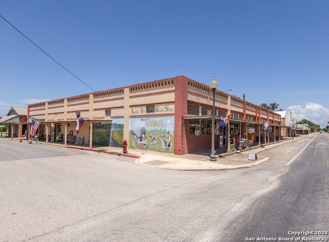 Listing photo id 0 for 301 Center St