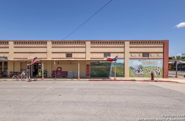 Listing photo id 22 for 301 Center St