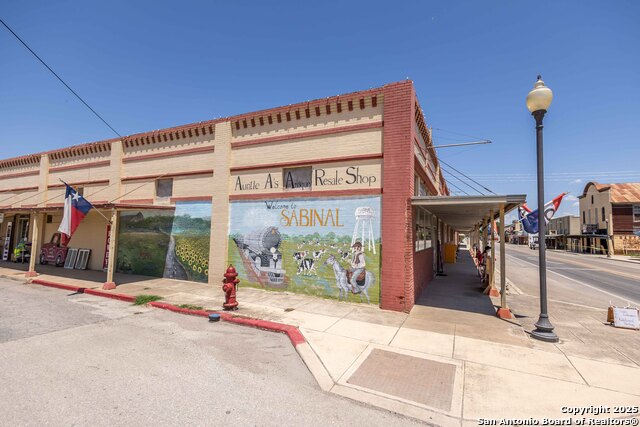 Listing photo id 24 for 301 Center St