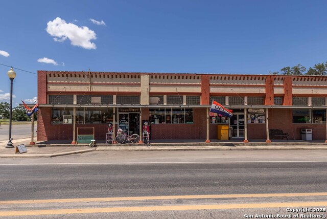 Listing photo id 25 for 301 Center St