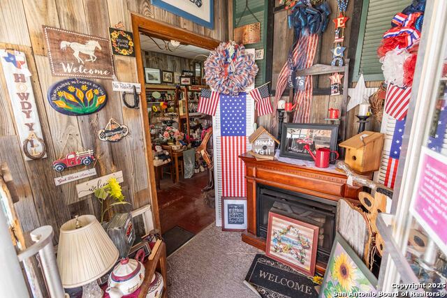 Listing photo id 6 for 301 Center St