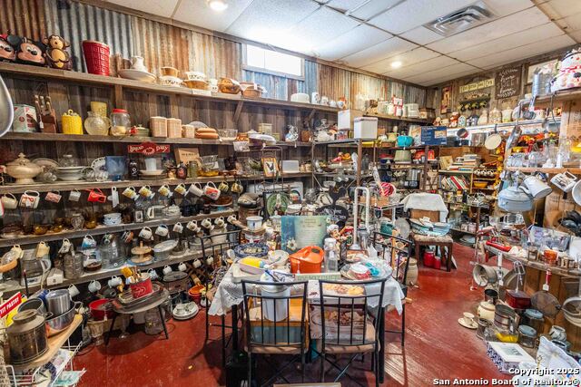 Listing photo id 7 for 301 Center St
