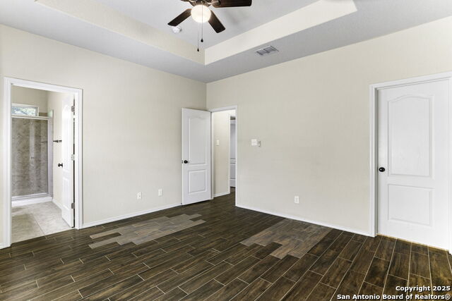 Listing photo id 9 for 5422 Sunlit Brook
