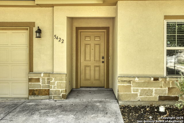 Listing photo id 0 for 5422 Sunlit Brook