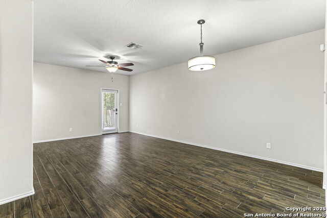 Listing photo id 2 for 5422 Sunlit Brook