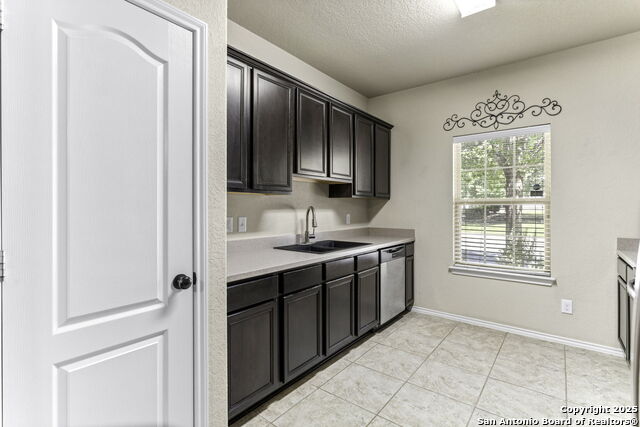 Listing photo id 6 for 5422 Sunlit Brook