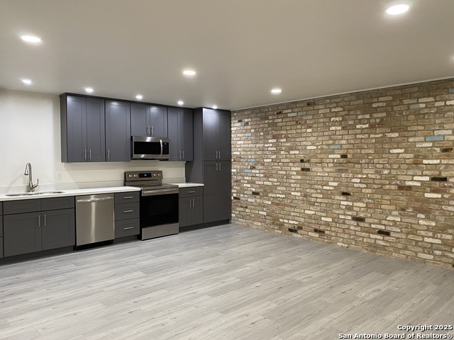 Details for 215 Mistletoe W C, San Antonio, TX 78212