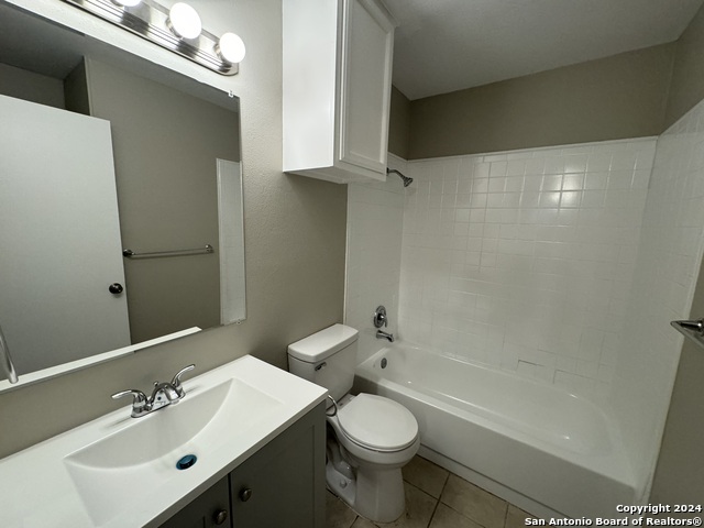 Listing photo id 4 for 4803 Hamilton Wolfe Rd  609