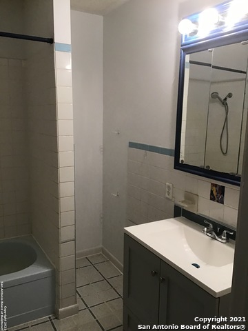 Image 11 of 23 For 2805 River Bluff Cir