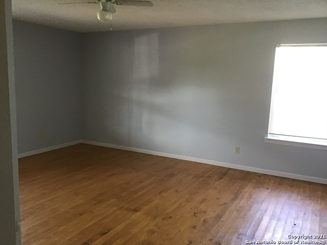 Image 13 of 23 For 2805 River Bluff Cir