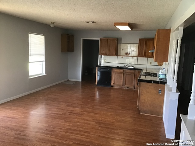 Image 4 of 23 For 2805 River Bluff Cir