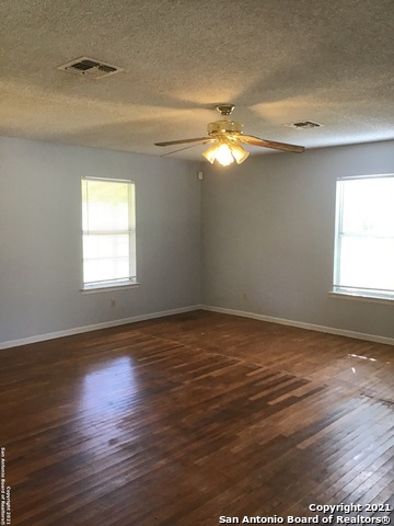 Image 8 of 23 For 2805 River Bluff Cir