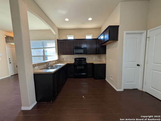 Image 13 of 30 For 957 Brown Rock Dr