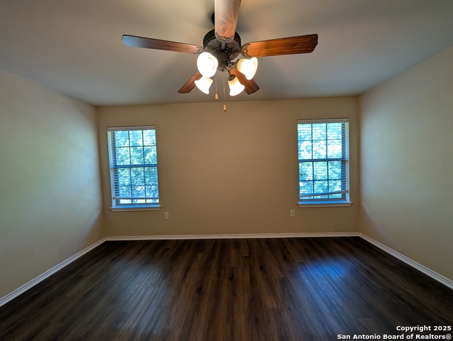 Image 18 of 30 For 957 Brown Rock Dr