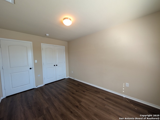 Image 21 of 30 For 957 Brown Rock Dr