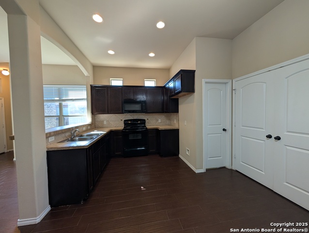 Image 8 of 30 For 957 Brown Rock Dr