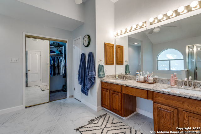 Image 9 of 15 For 16558 Redland Ranch