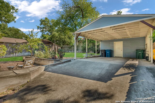 Listing photo id 28 for 126 Princess