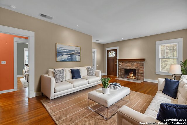 Listing photo id 2 for 126 Princess