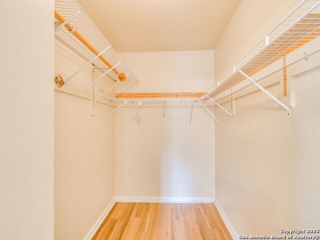 Image 10 of 27 For 435 Woodcreek Cir