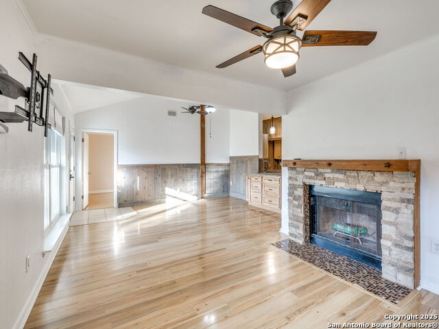 Image 22 of 27 For 435 Woodcreek Cir