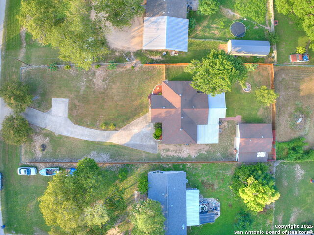 Image 4 of 27 For 435 Woodcreek Cir