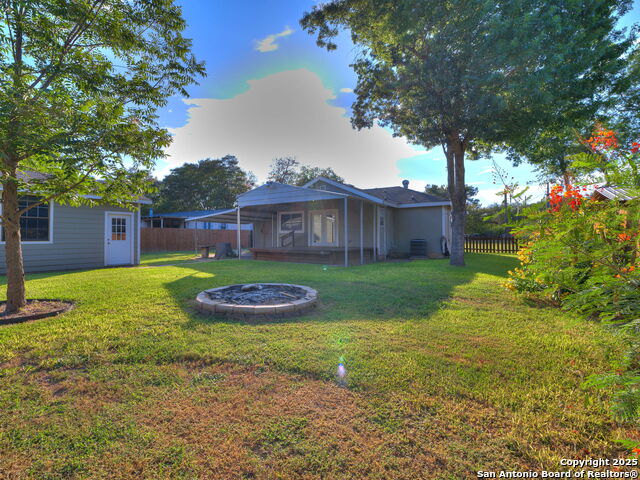 Image 6 of 27 For 435 Woodcreek Cir