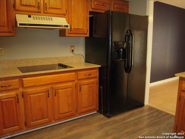 Listing photo id 6 for 5804 Grandwood Dr