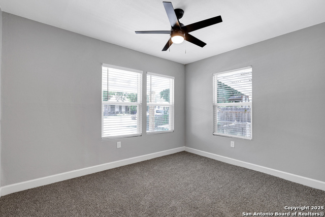 Image 17 of 31 For 1938 W Ashby Pl