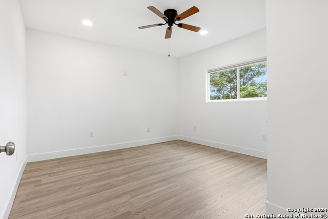 Image 16 of 27 For 17807 Hilltop