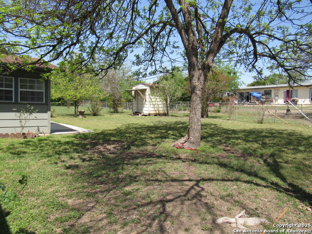 Image 22 of 24 For 723 Blakeley