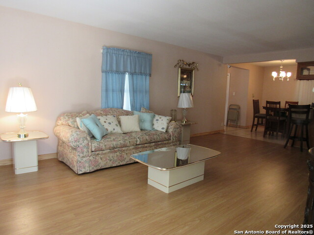 Image 4 of 24 For 723 Blakeley