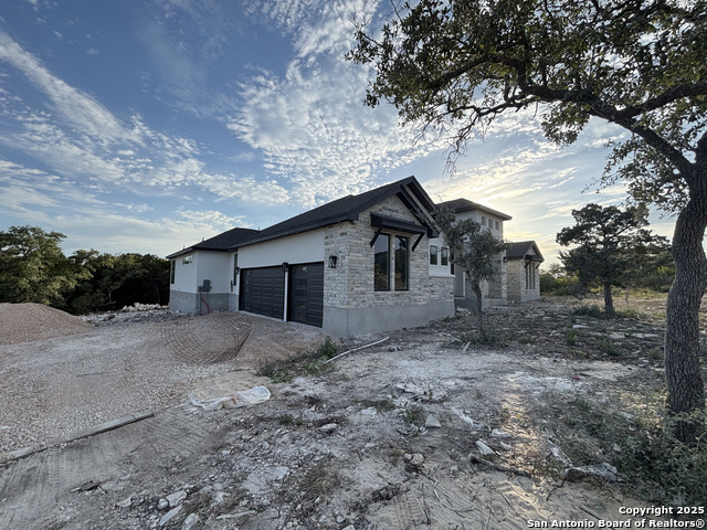 Listing photo id 0 for 205 Private Road 2772