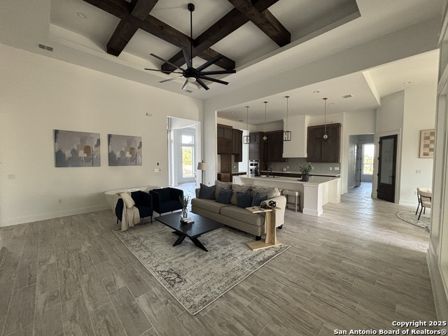 Listing photo id 3 for 205 Private Road 2772