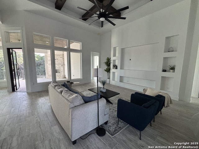 Listing photo id 5 for 205 Private Road 2772