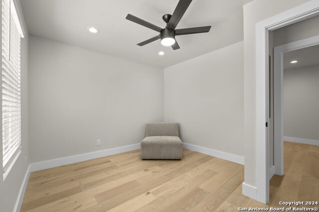 Listing photo id 7 for 210 Simon 2