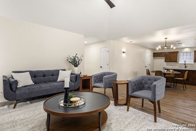 Listing photo id 8 for 1676 Kimberly Dawn