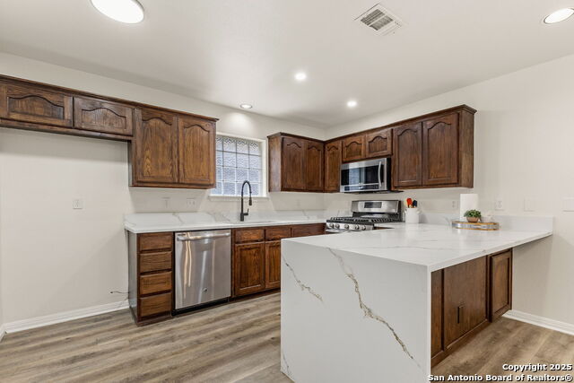 Listing photo id 3 for 1676 Kimberly Dawn