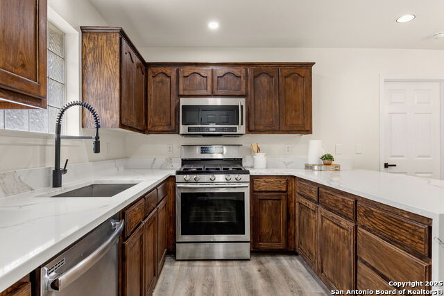 Listing photo id 4 for 1676 Kimberly Dawn