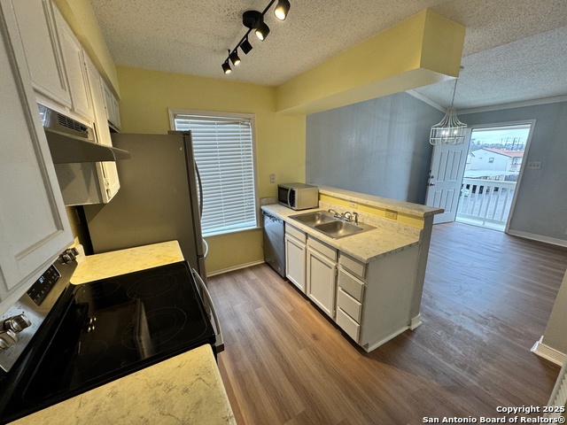 Image 5 of 17 For 4949 Hamilton Wolfe Rd  9201