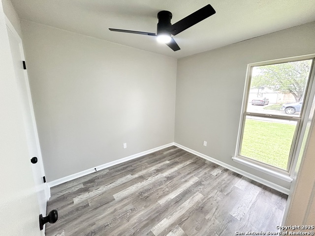 Image 19 of 24 For 5943 Cliffmore