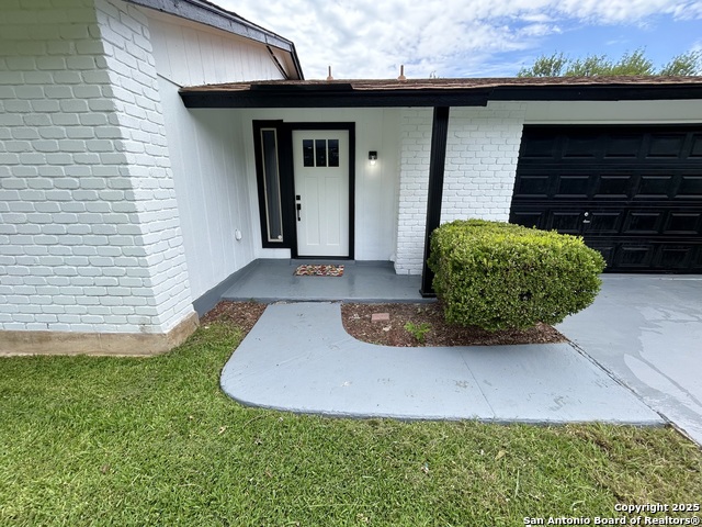 Image 2 of 24 For 5943 Cliffmore