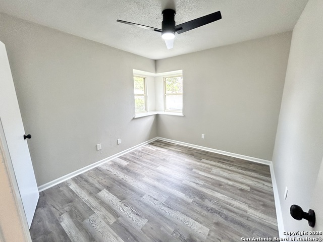 Image 20 of 24 For 5943 Cliffmore