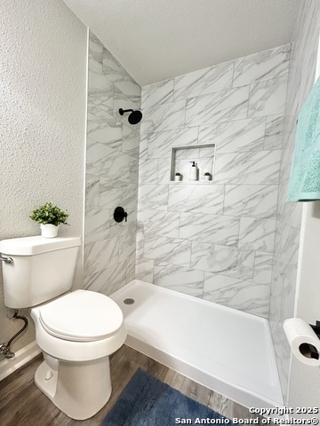 Image 21 of 24 For 5943 Cliffmore